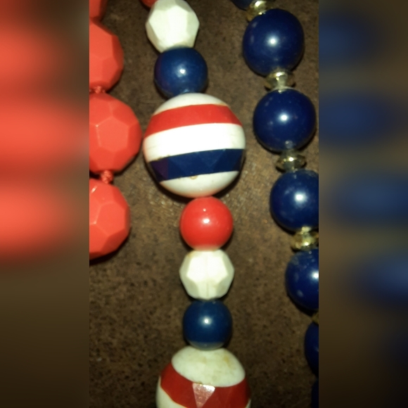 Beaded vintage necklace lot red white and blue 80s Signed - Picture 10 of 14